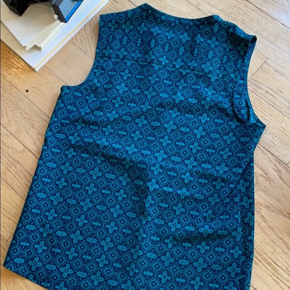 Banana Republic top, size small - Picture 7 of 7